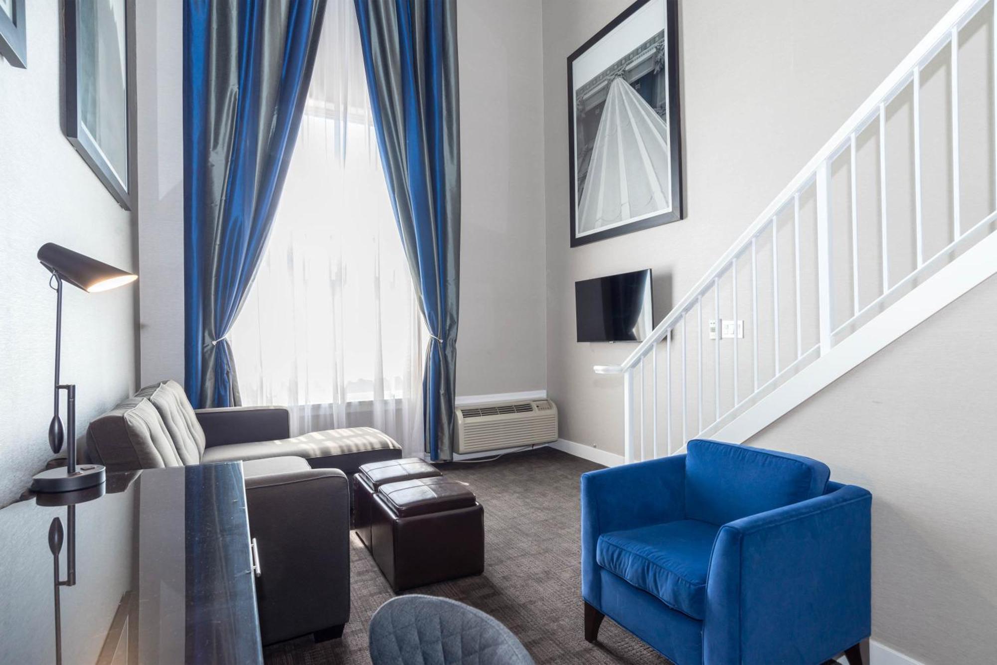 Sandman Signature Edmonton South Hotel Экстерьер фото