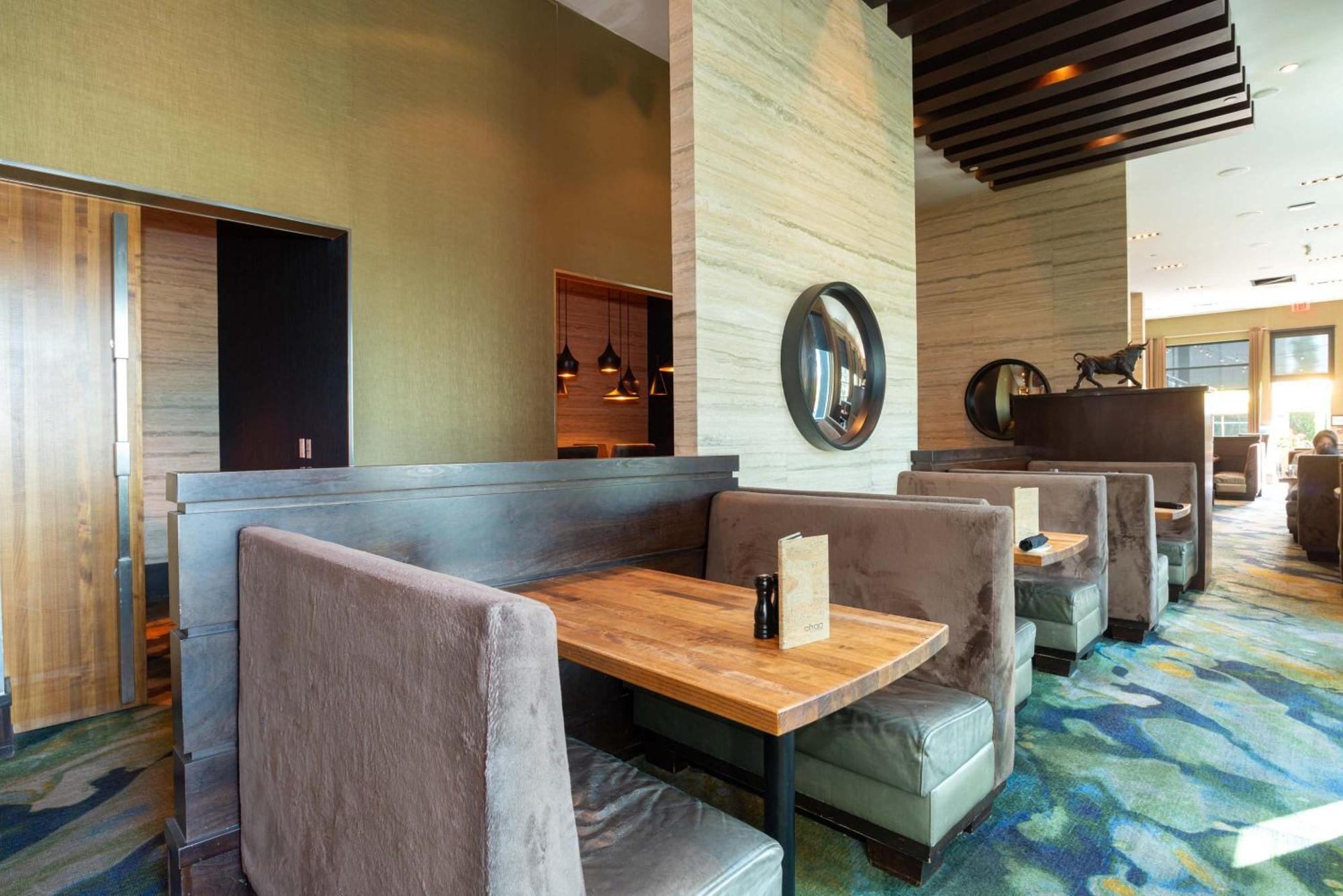 Sandman Signature Edmonton South Hotel Экстерьер фото
