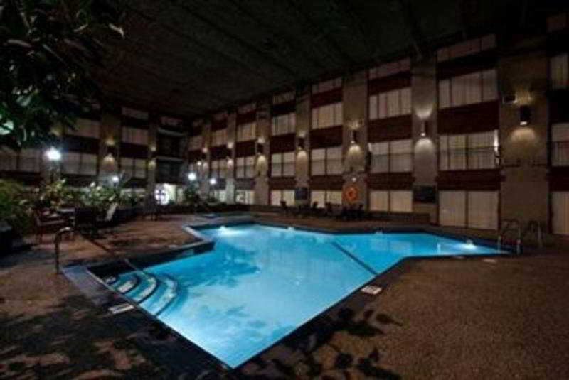 Sandman Signature Edmonton South Hotel Экстерьер фото