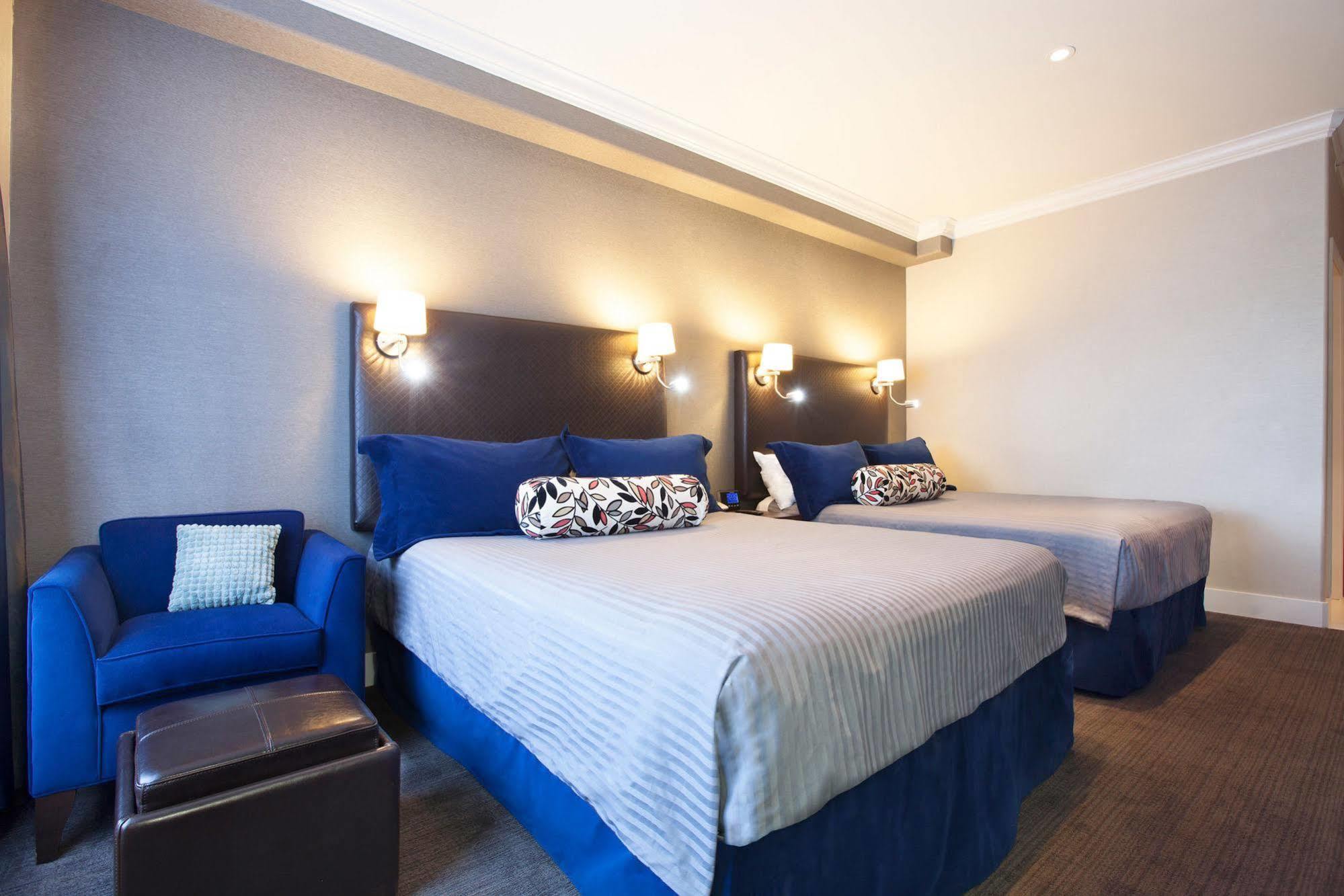Sandman Signature Edmonton South Hotel Экстерьер фото
